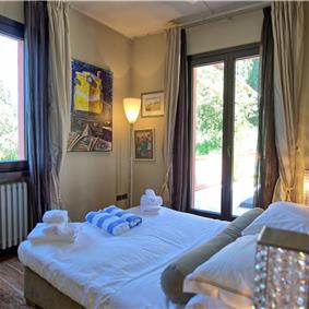 5 bedroom villa with pool and tennis court near San Gimignano, sleeps 10